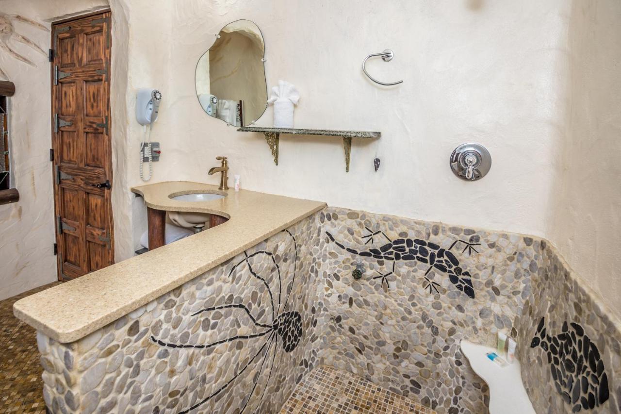 The Cave,1334418899:JPEG