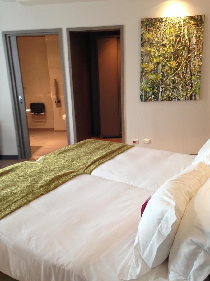 Standard Twin Room Accessible