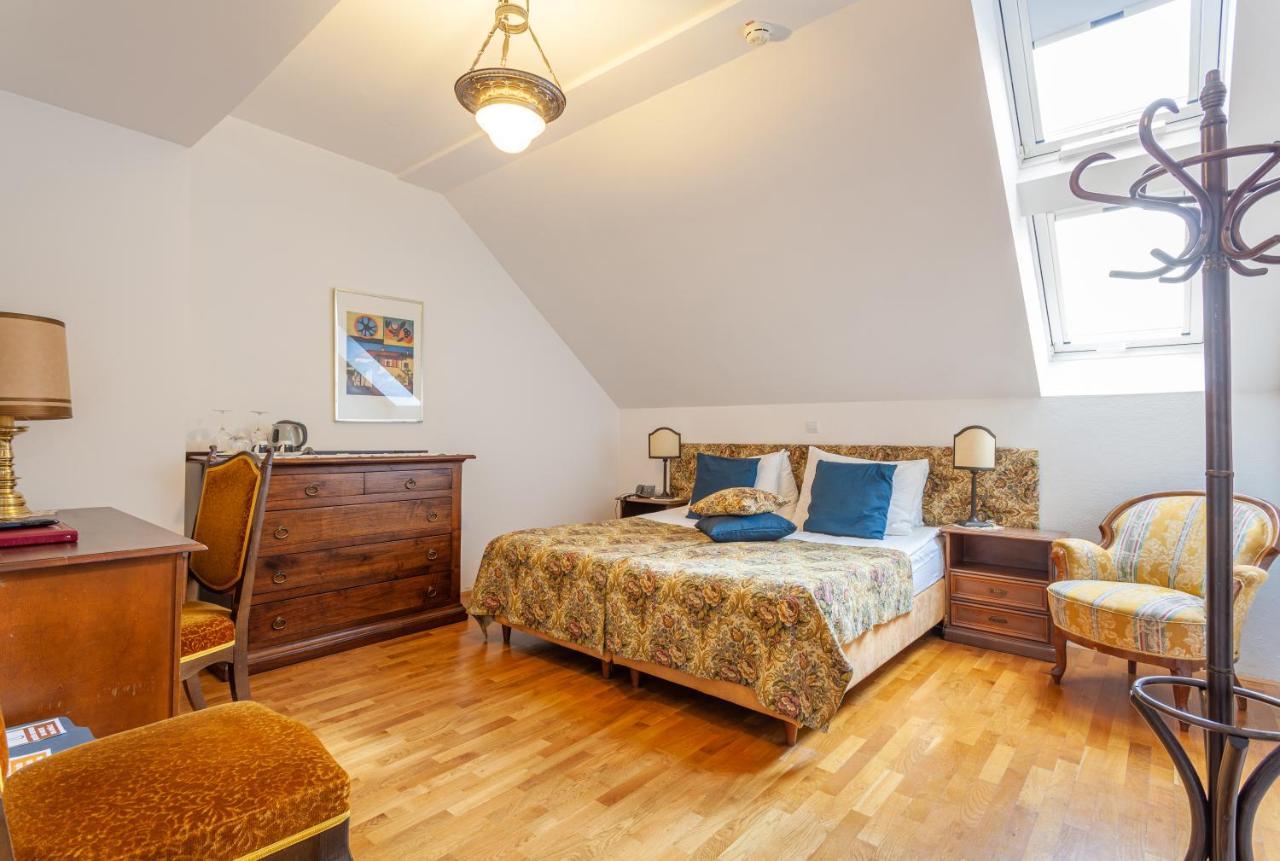 Standard Double Room,1339910711:JPEG