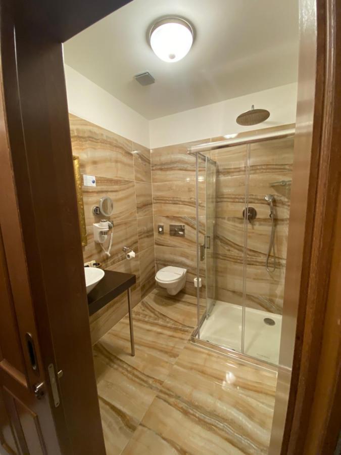 King Room with Balcony,1340146322:JPEG