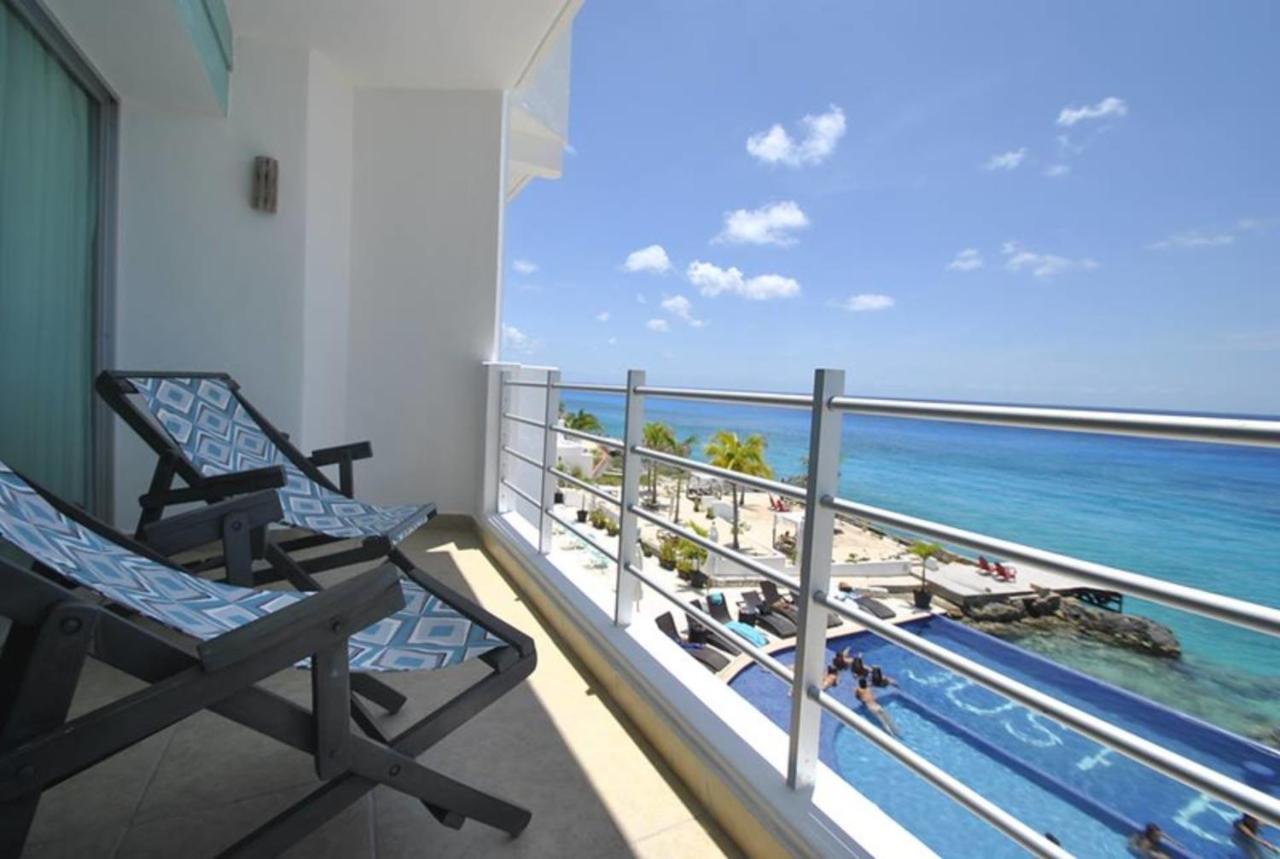 Deluxe King Room Ocean View