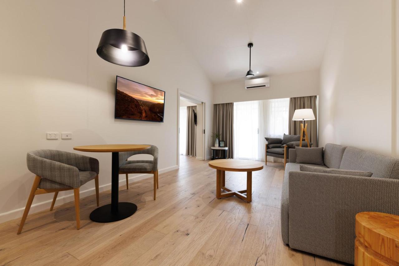 Deluxe King Suite