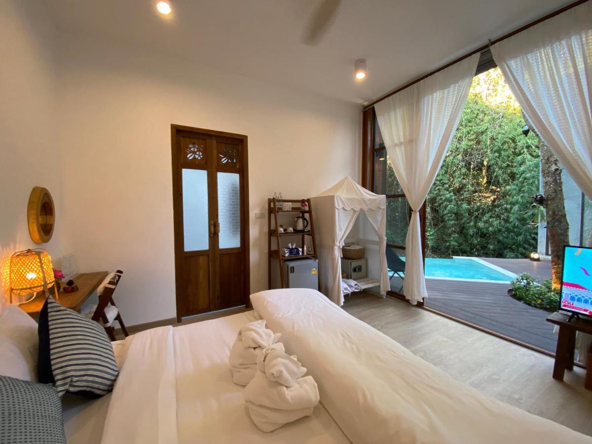 Villa with Private Pool,1341582650:JPEG