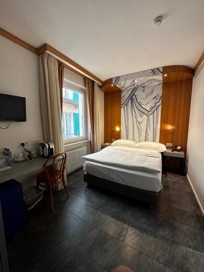 Budget Single Room Courtyard View