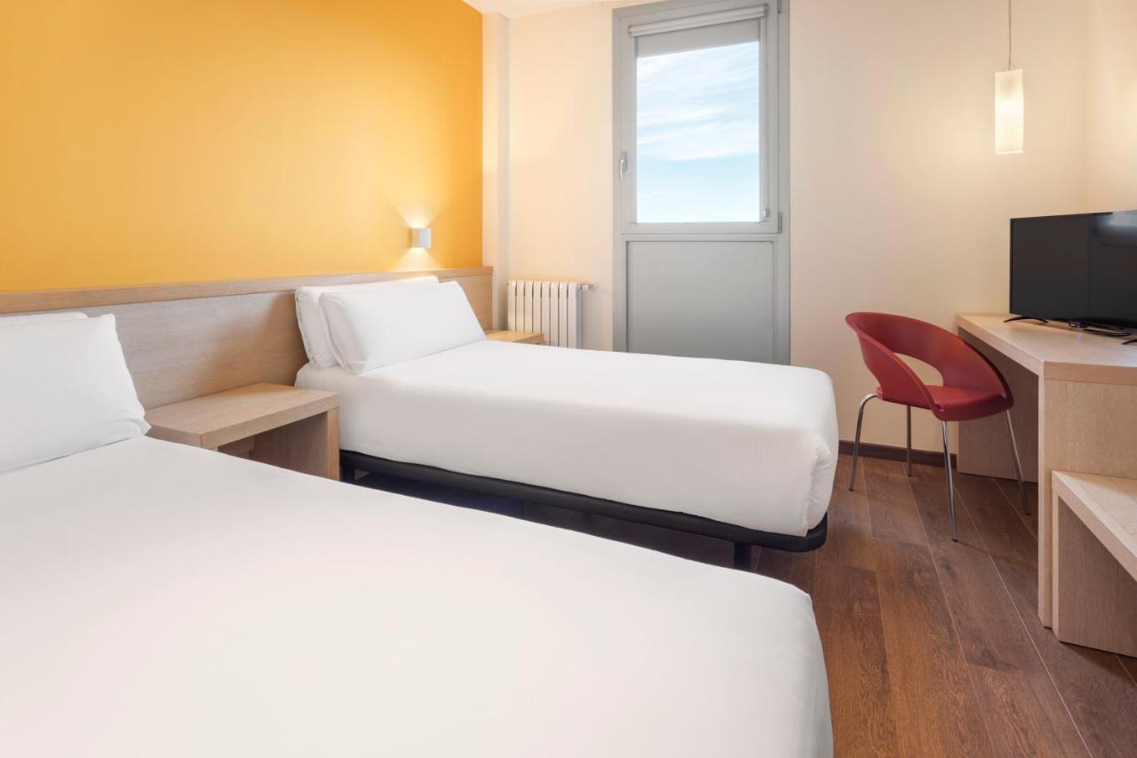 Twin Room,1345983407:JPEG