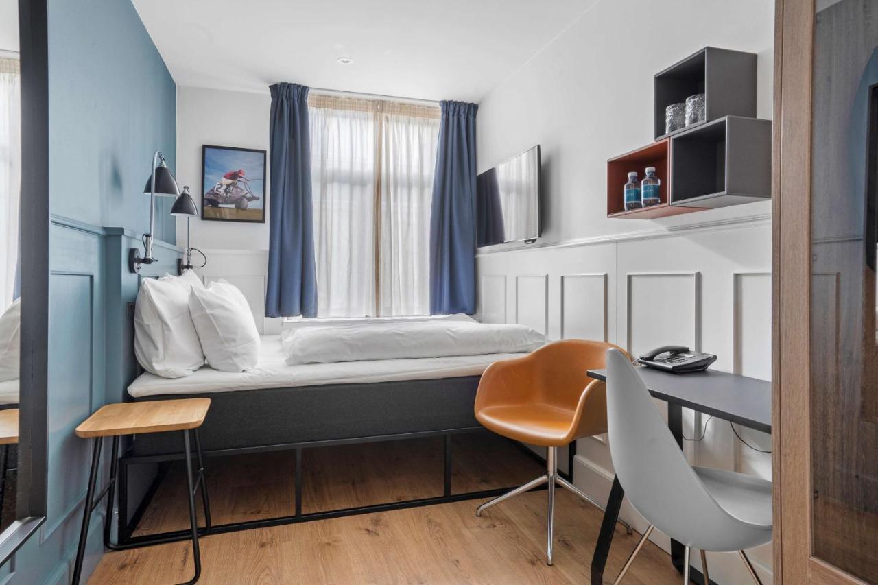Economy Room