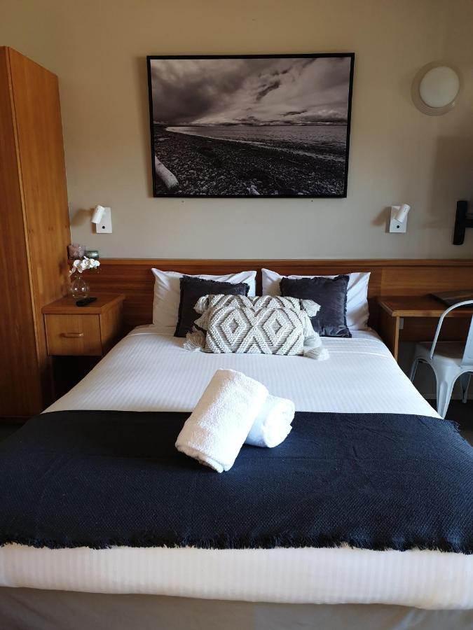 Standard Studio - No Pets Allowed,1359212246:JPEG