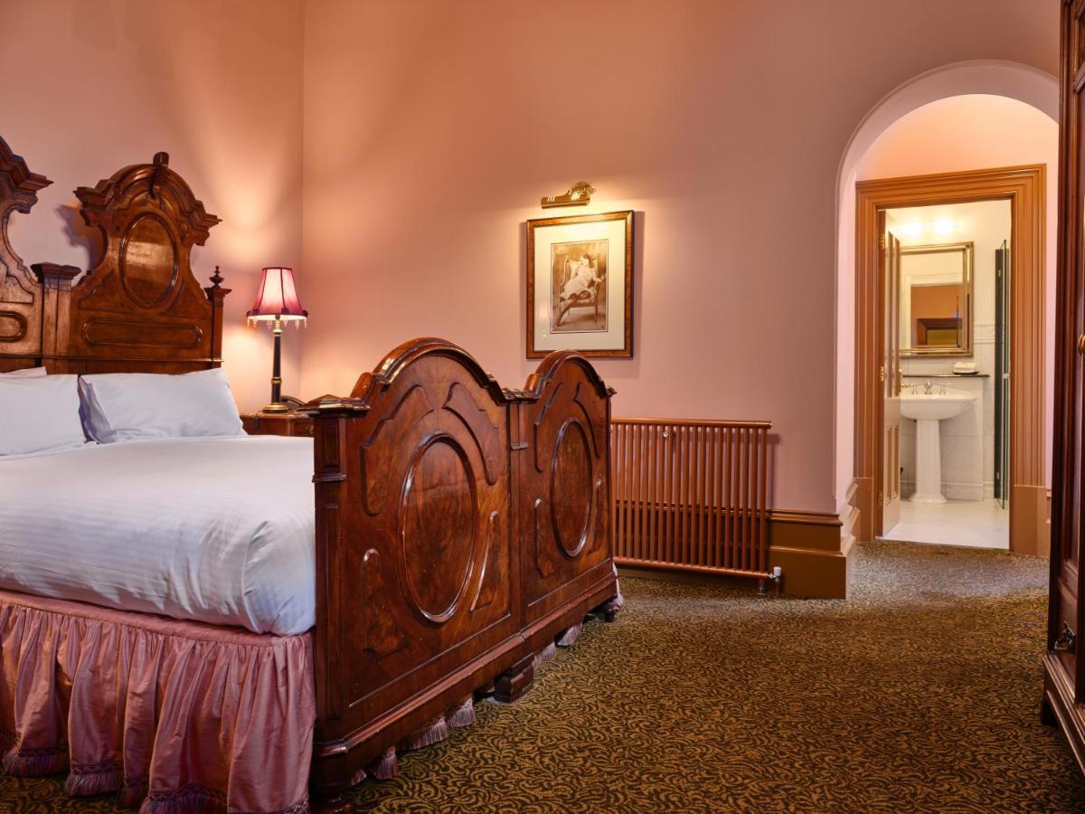 Classic King or Twin Room
