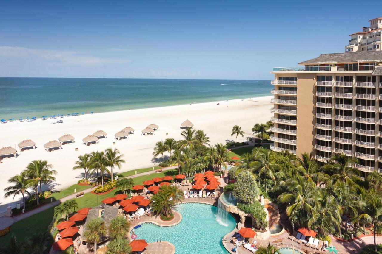 Partial Pool & Gulf View Guest room 1 King Balcony