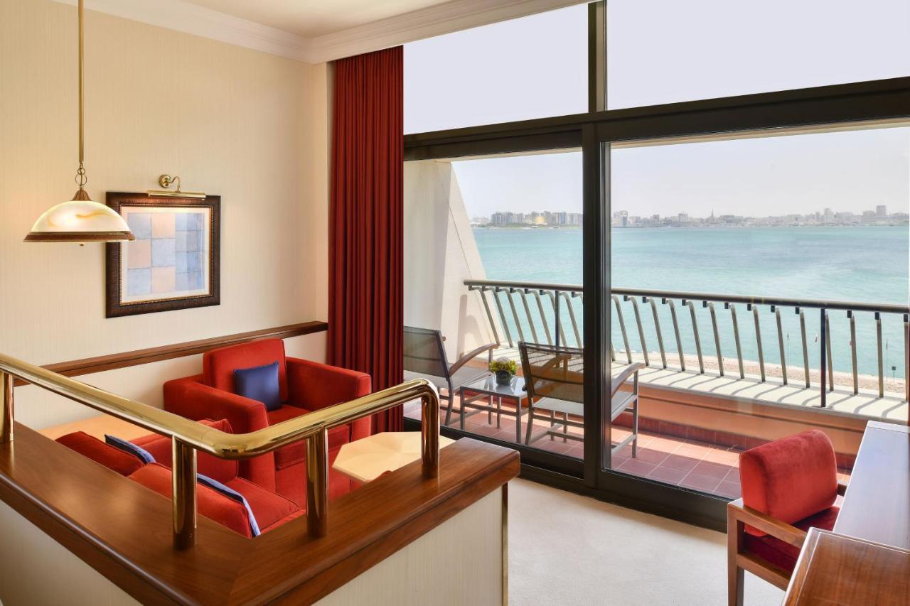 Deluxe King Room Corniche Sea View