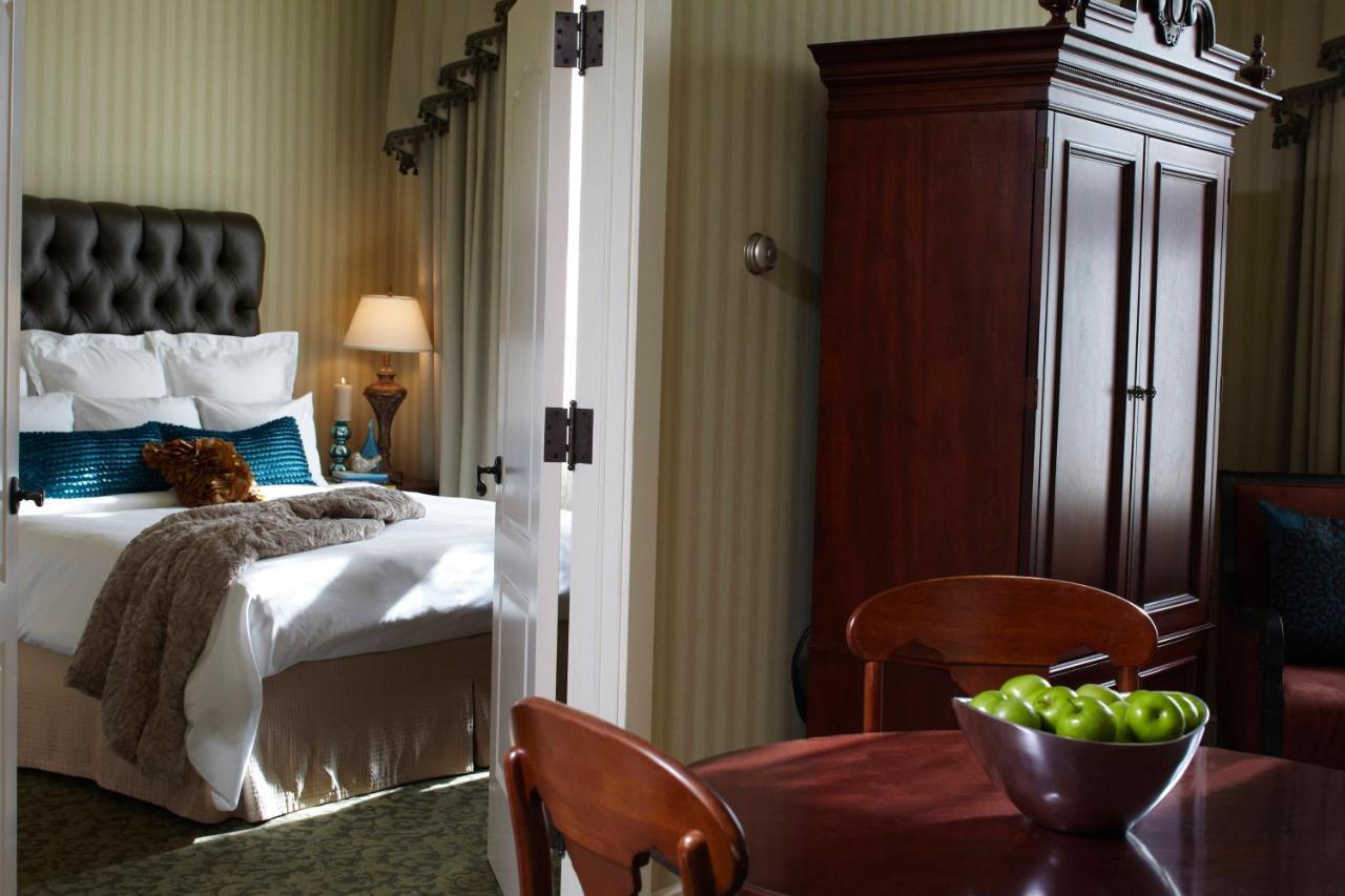 Large King Suite,1583083876:JPEG