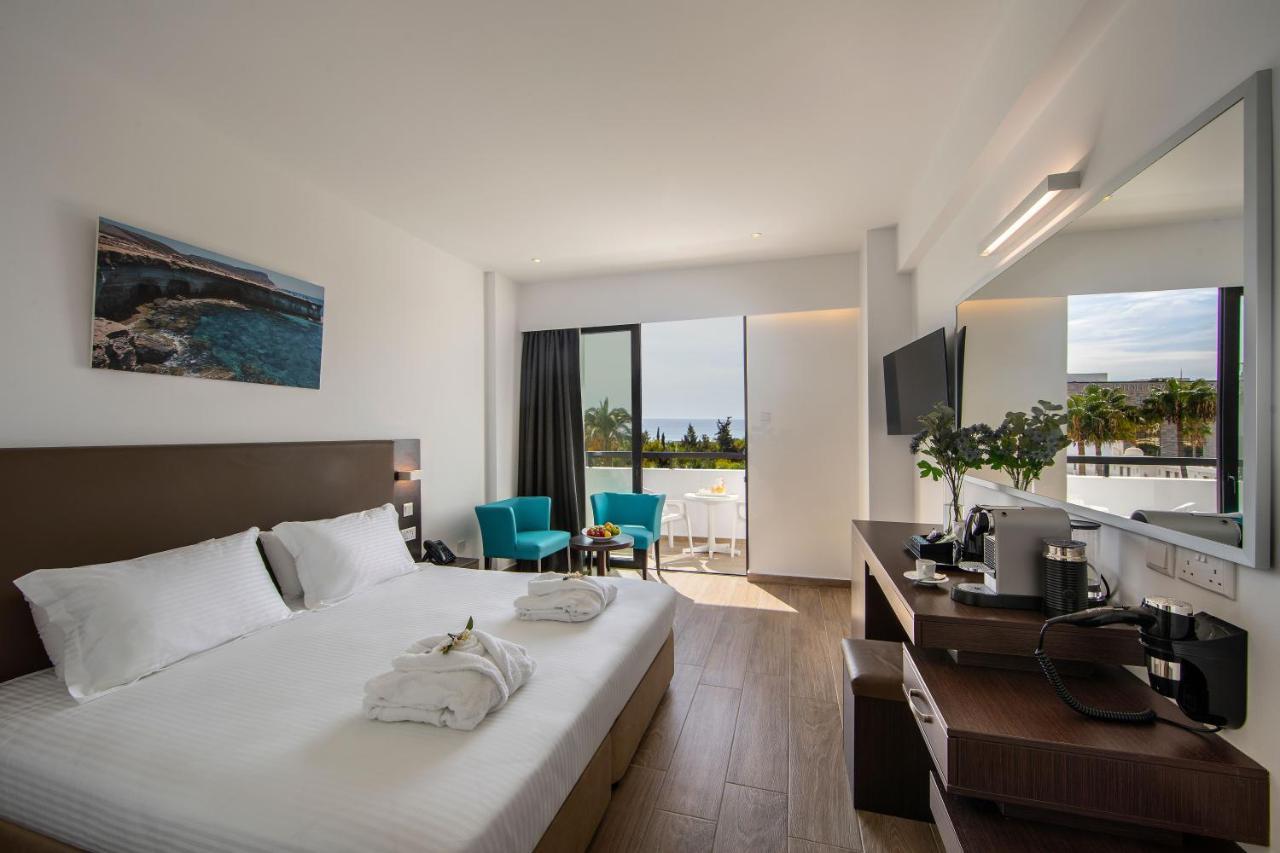 Deluxe Double or Twin Room Balcony