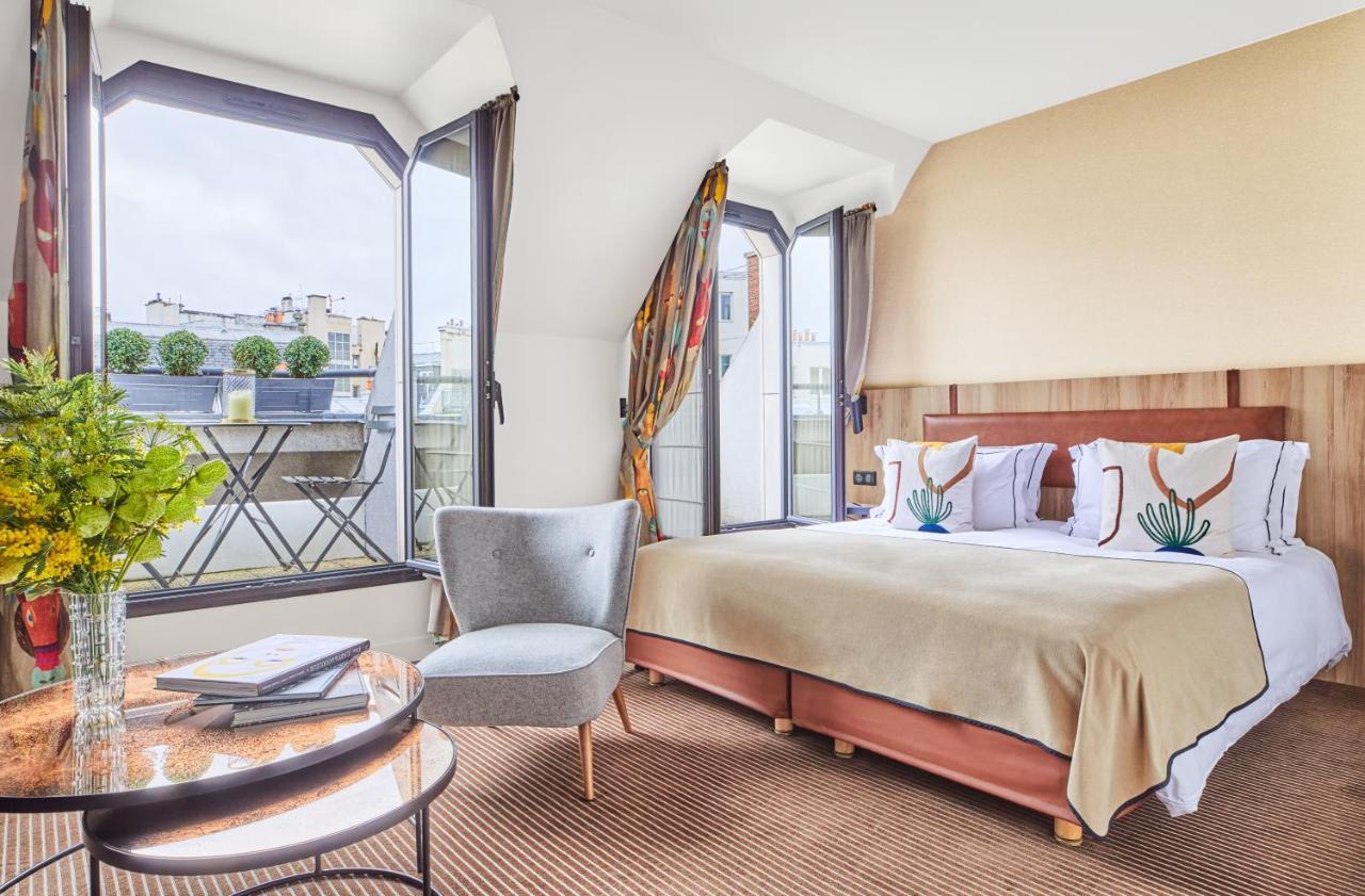 Junior Suite Eiffel Tower View