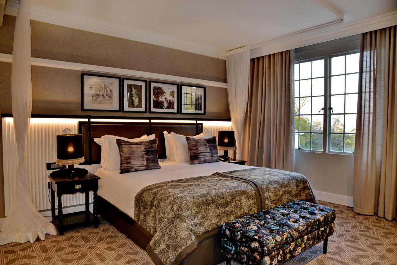 Classic Room,1558094371:JPEG