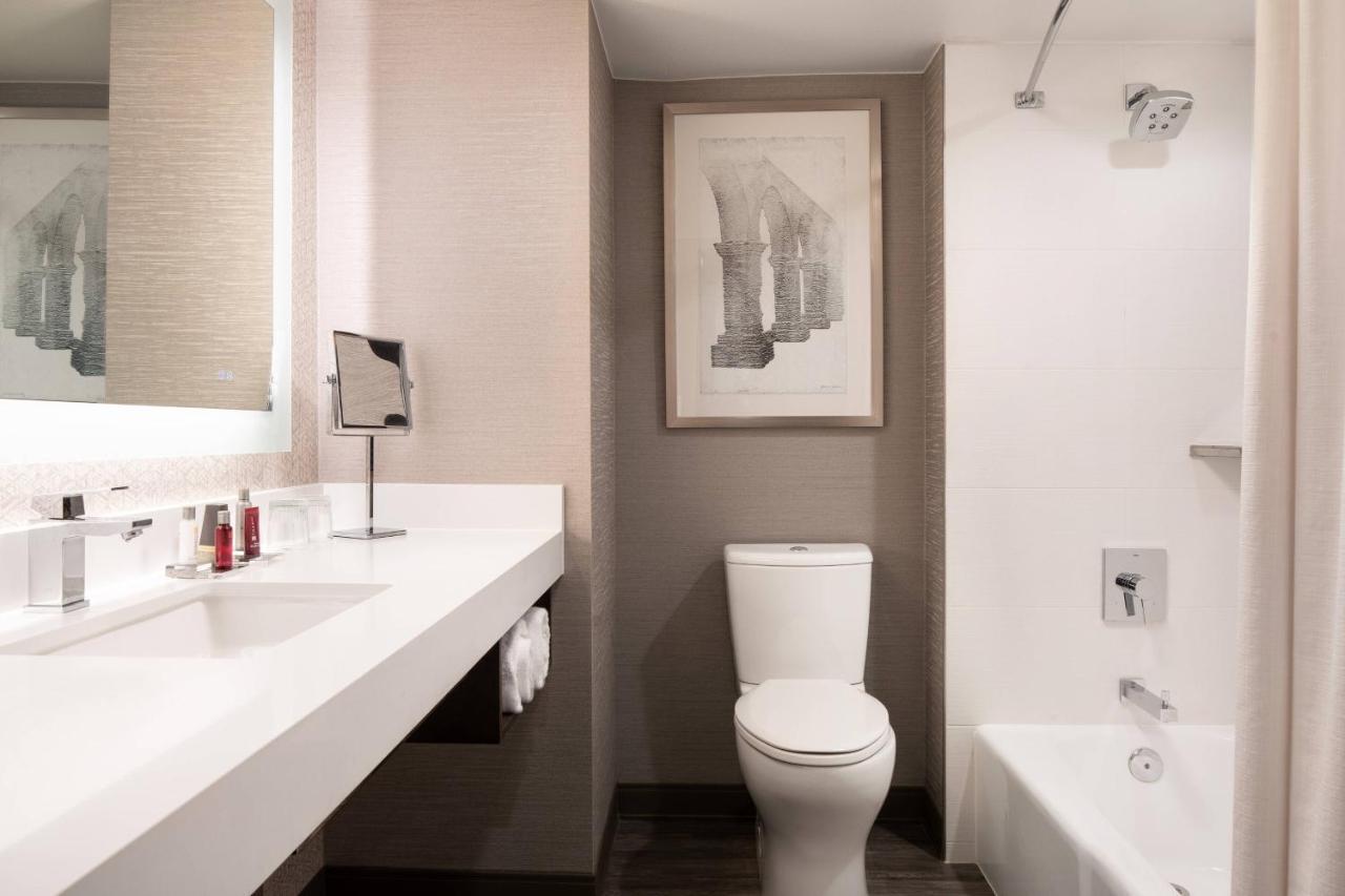 Queen Room with Two Queen Beds,1356317903:JPEG