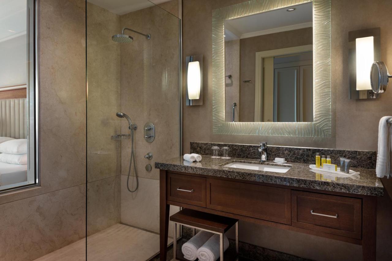 Executive Zimmer Kingsize-Bett und Zugang zur Executive Lounge