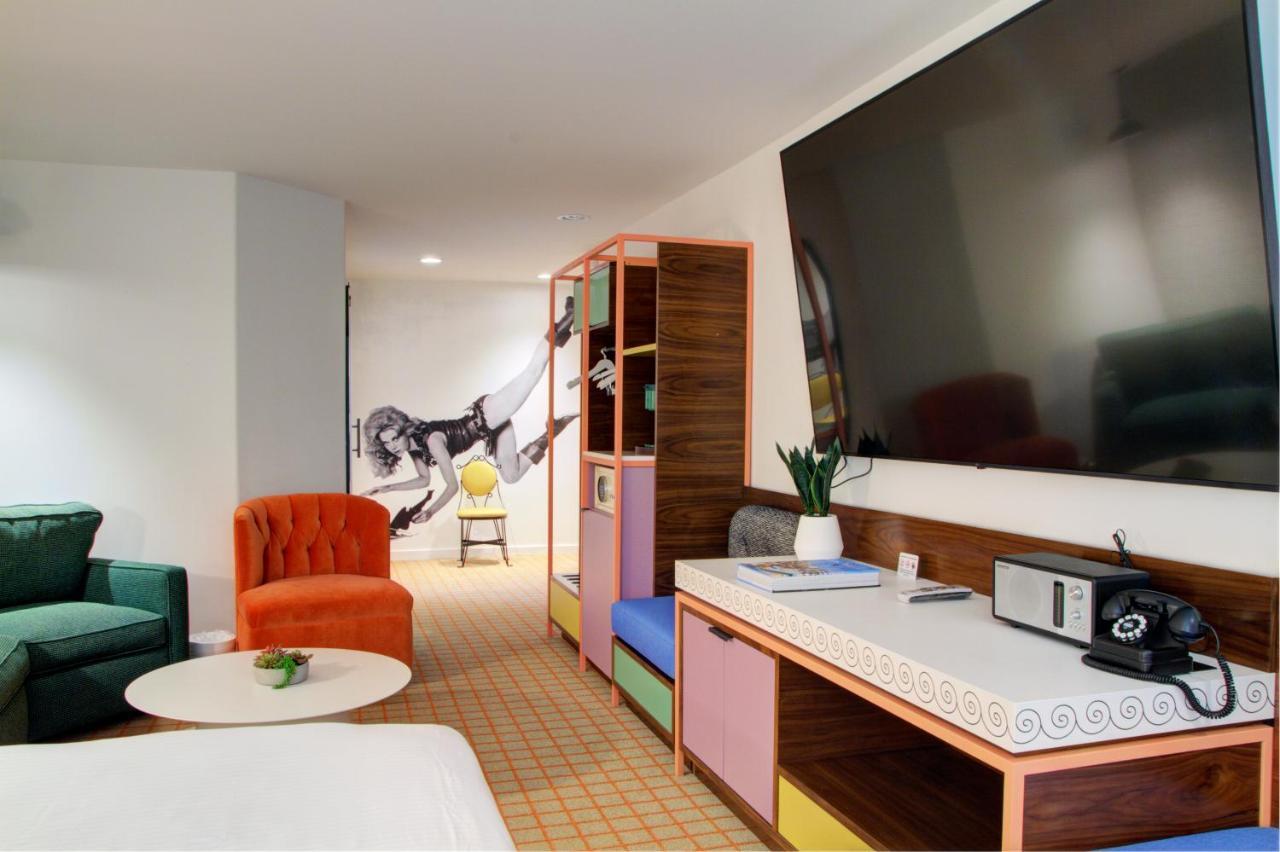 Kamer met Kingsize Bed en Enorme TV