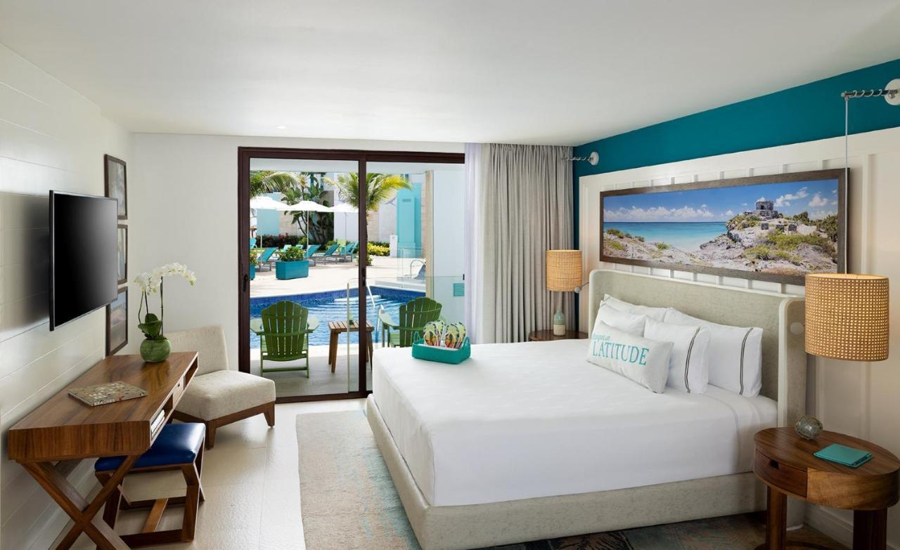 Swim Up Paradise Suite
