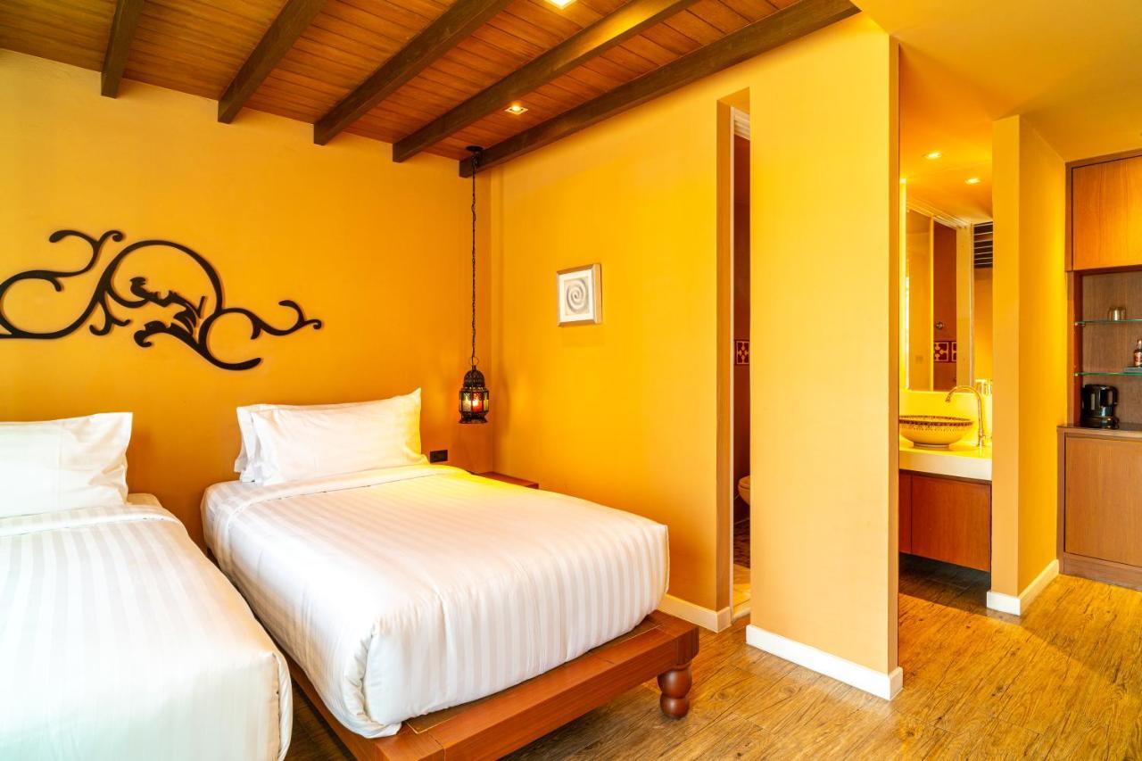 Corner Twin Room