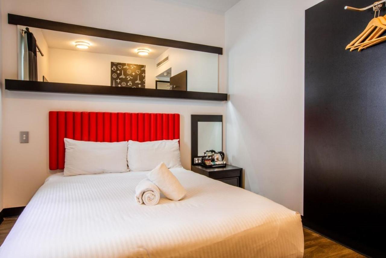 Standard Queen Room