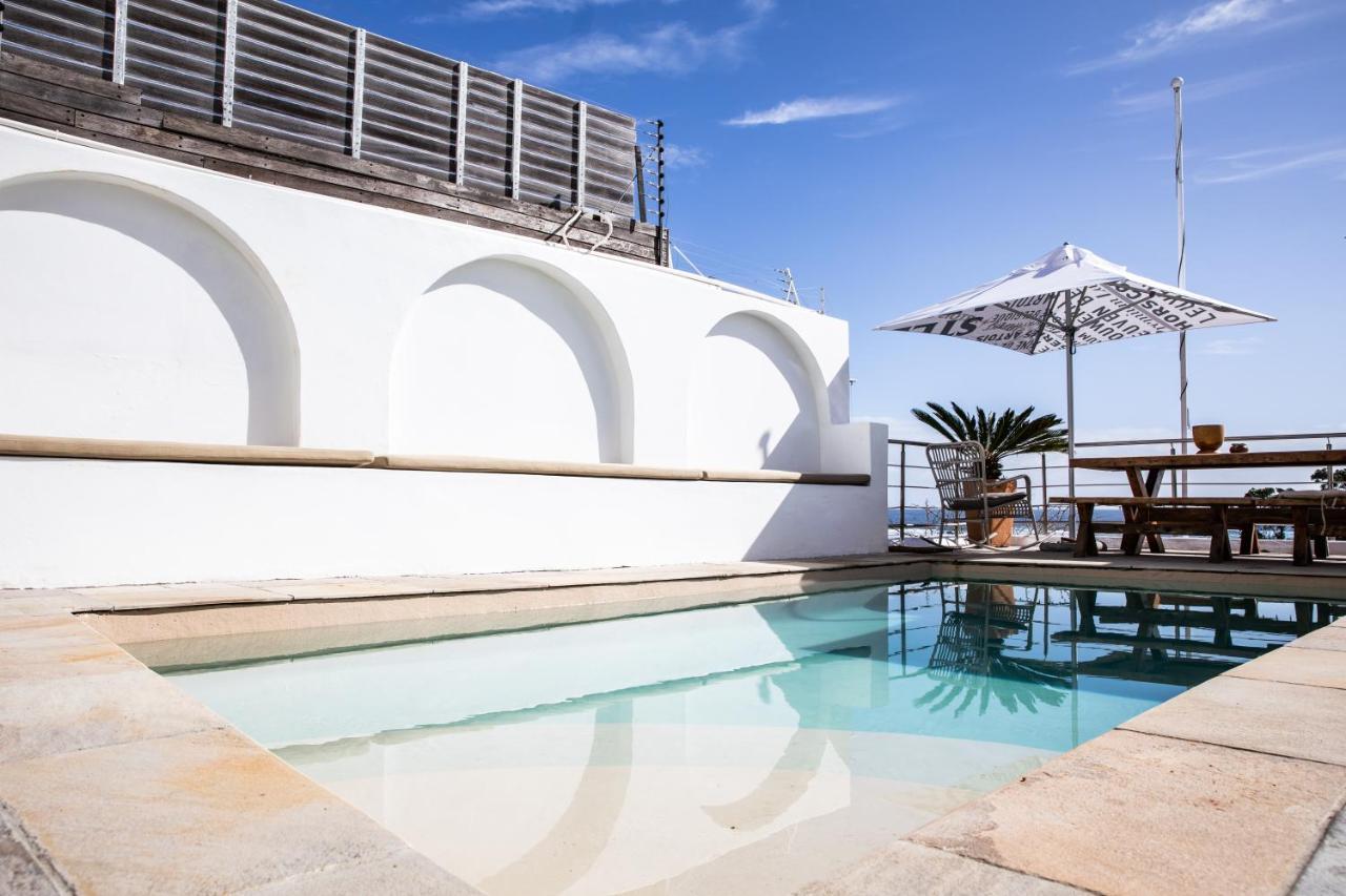 Pool sea facing room