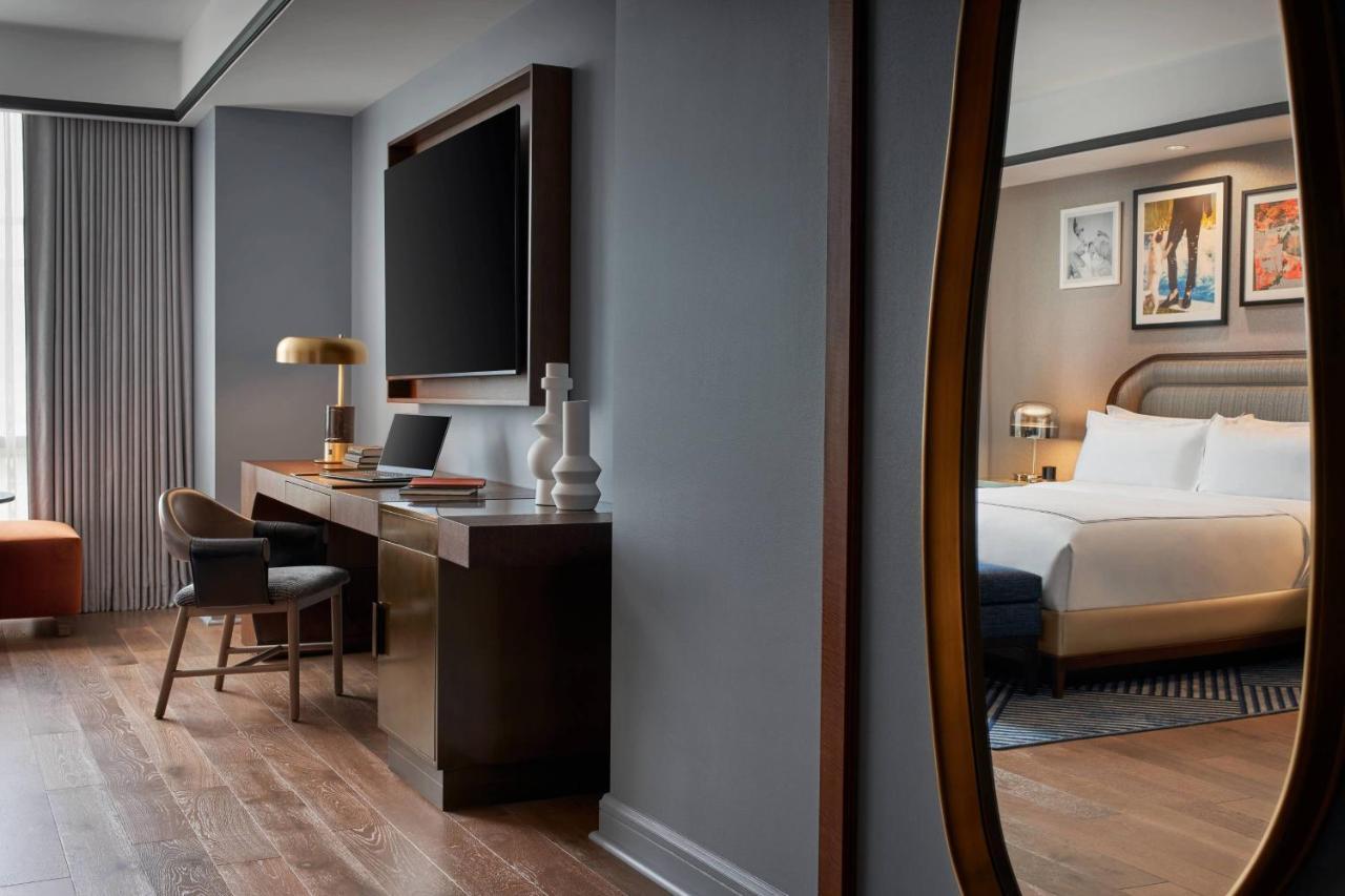 Deluxe King Guest Room,1366089083:JPEG