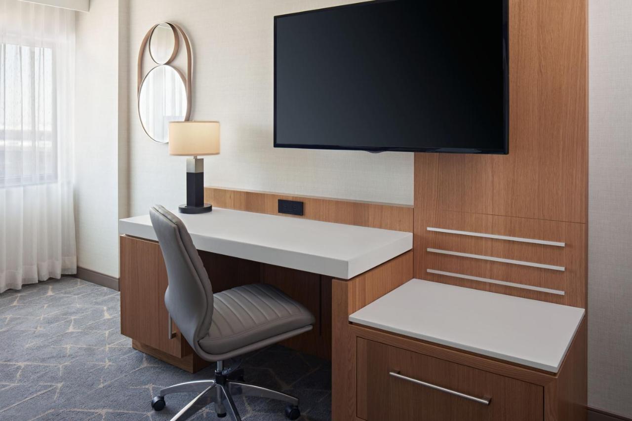 Premier King Room,1366123076:JPEG