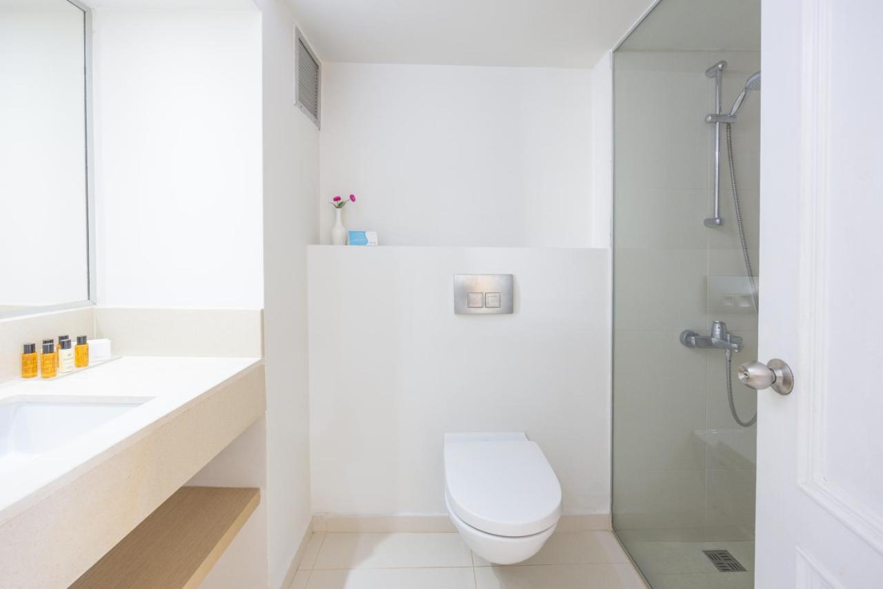 Standard Twin Room Partial Sea View