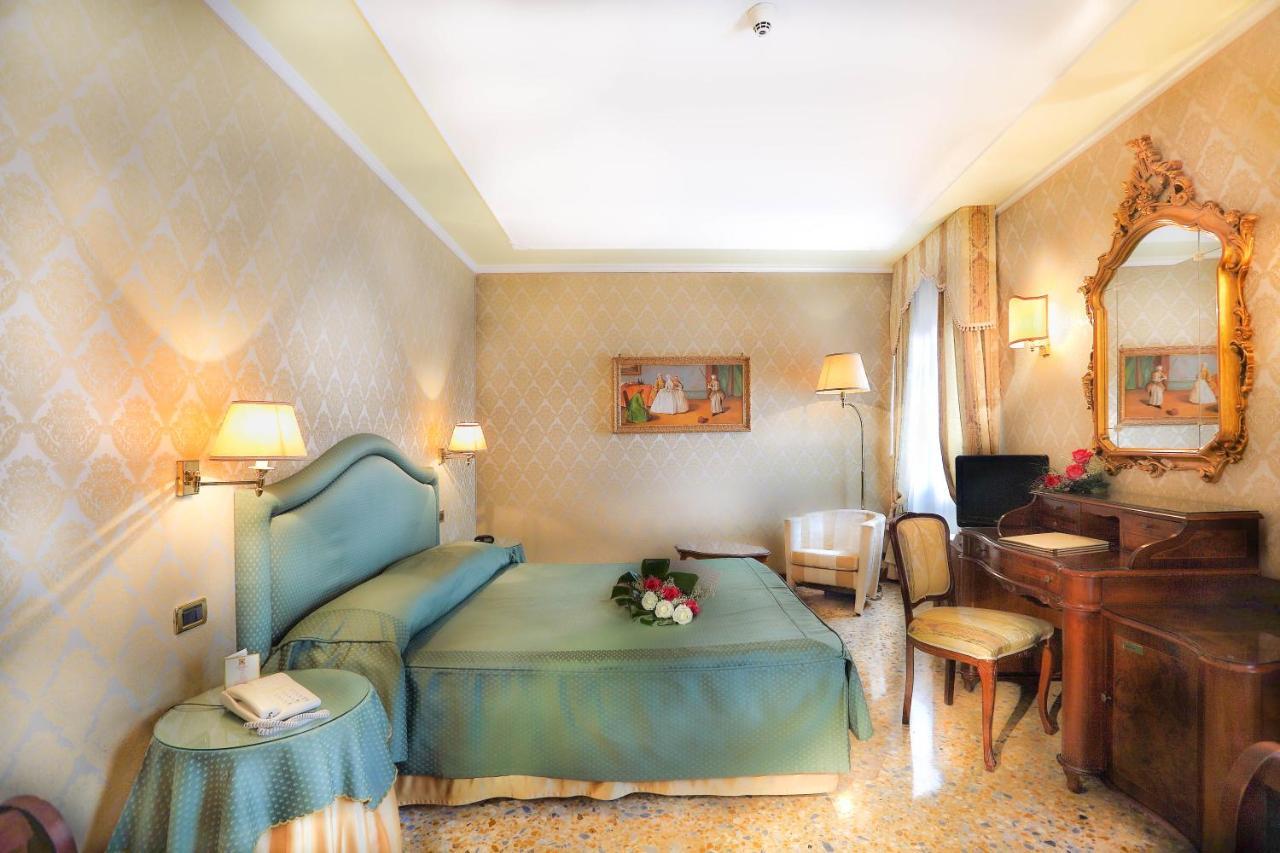 Deluxe Double Canal View