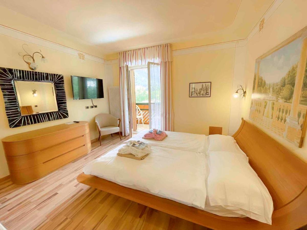 Standard Double or Twin Room Balcony