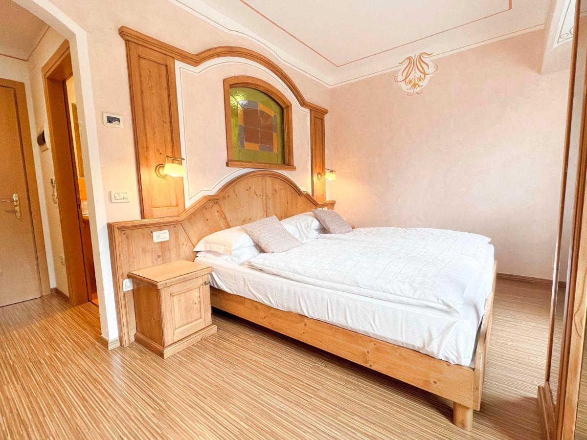 Standard Double or Twin Room Balcony