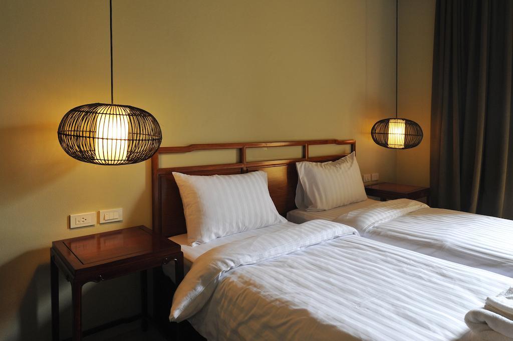 Standard Twin Bed