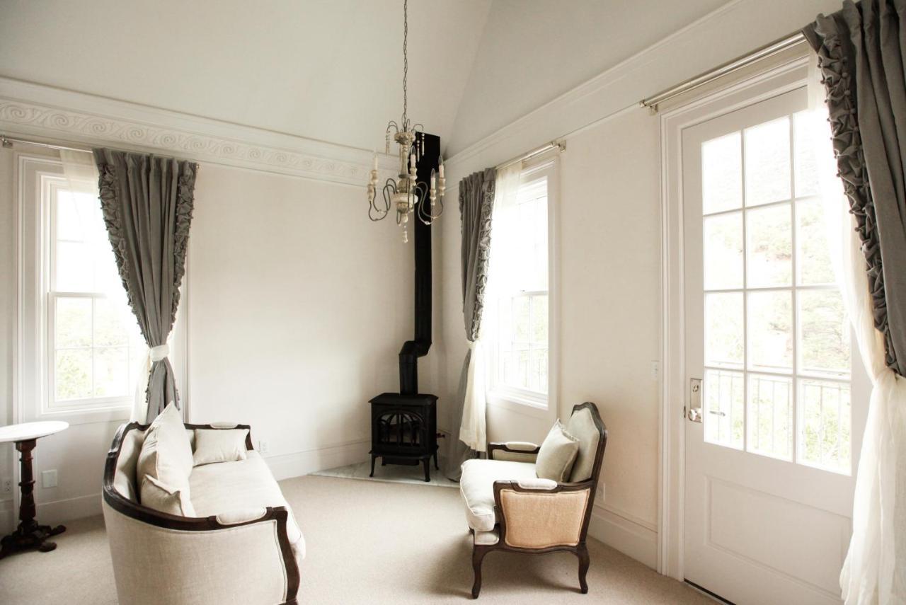 Superior King Suite with River View - Chateau