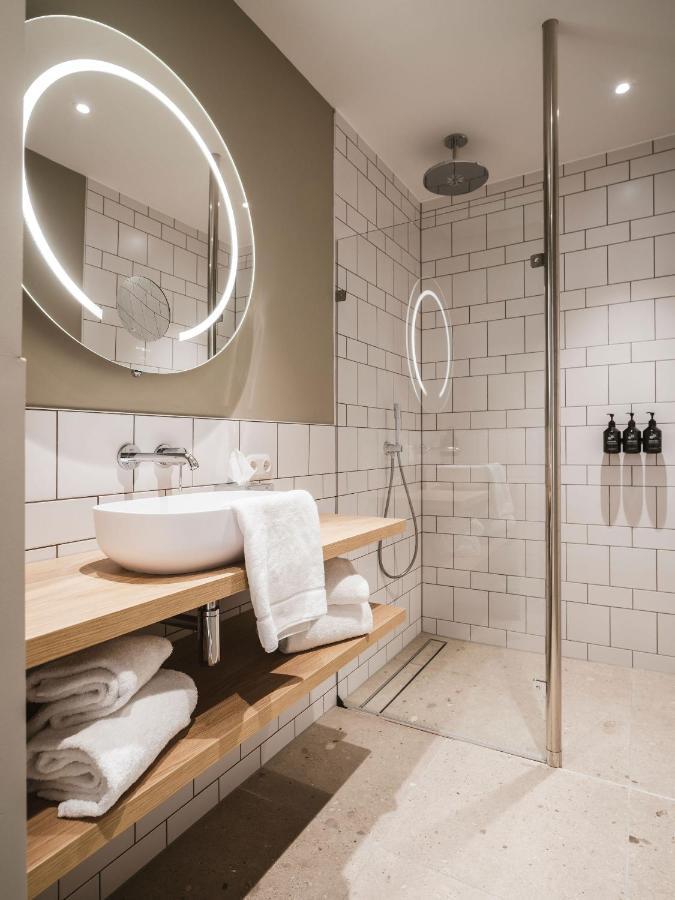 Double Room with Balcony,1516384009:JPEG