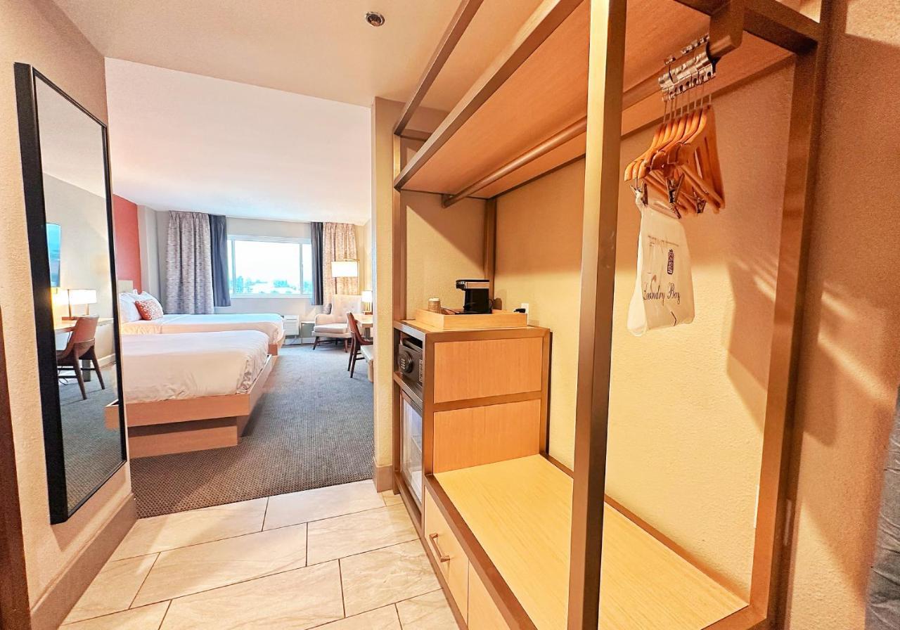 Queen Room with Two Queen Beds,1381179746:JPEG