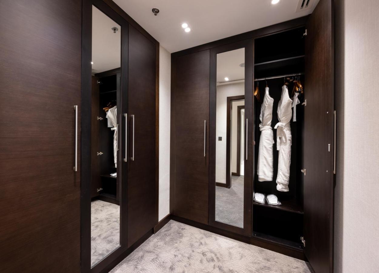Diplomatic Suite