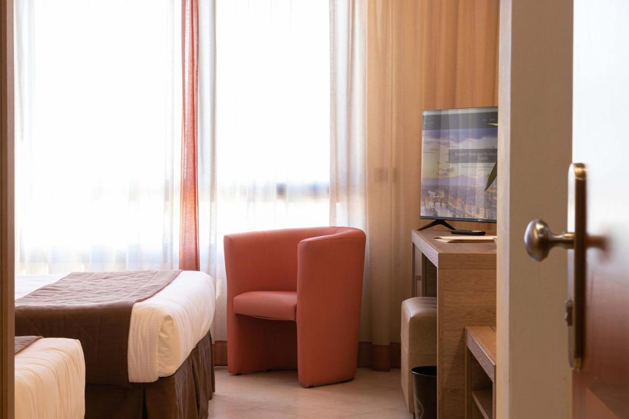 Double Room,1383082889:JPEG