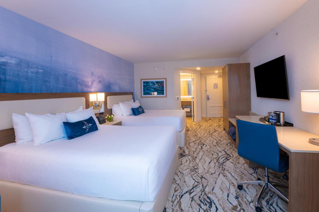 Deluxe Queen Room Two Queen Beds Non-Smoking