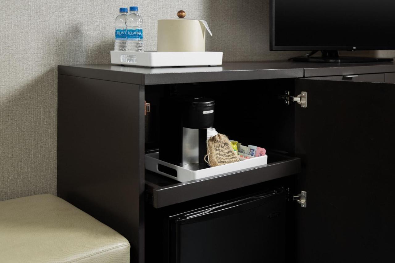 Double Room,1388065982:JPEG