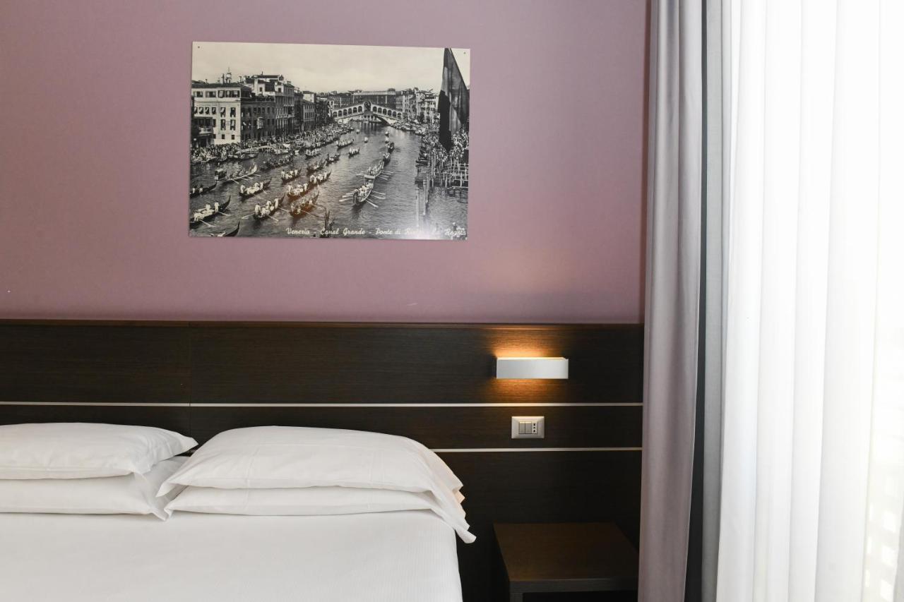 Double or Twin Room Balcony