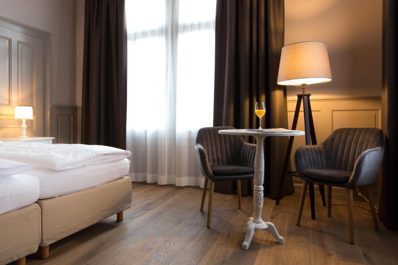 Double Room,1393270856:JPEG