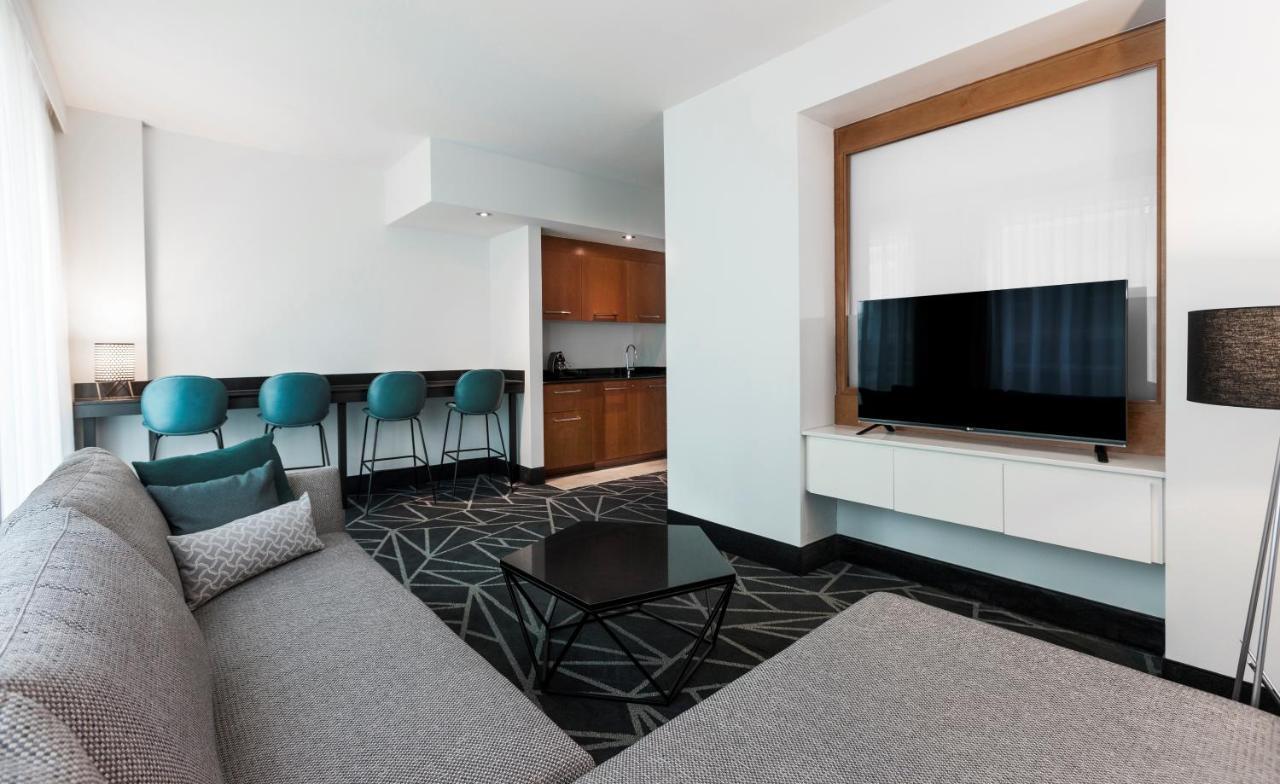 Junior Balcony Suite,1393594736:JPEG