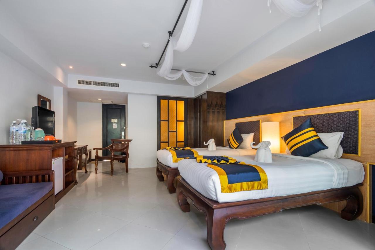 Deluxe Double or Twin Room Pool Access