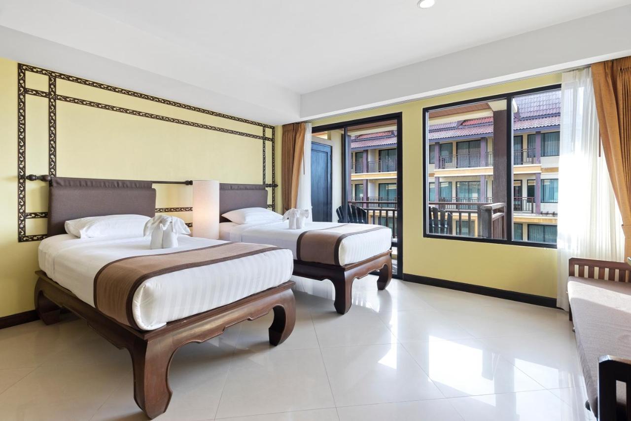 Deluxe Double or Twin Room Pool View