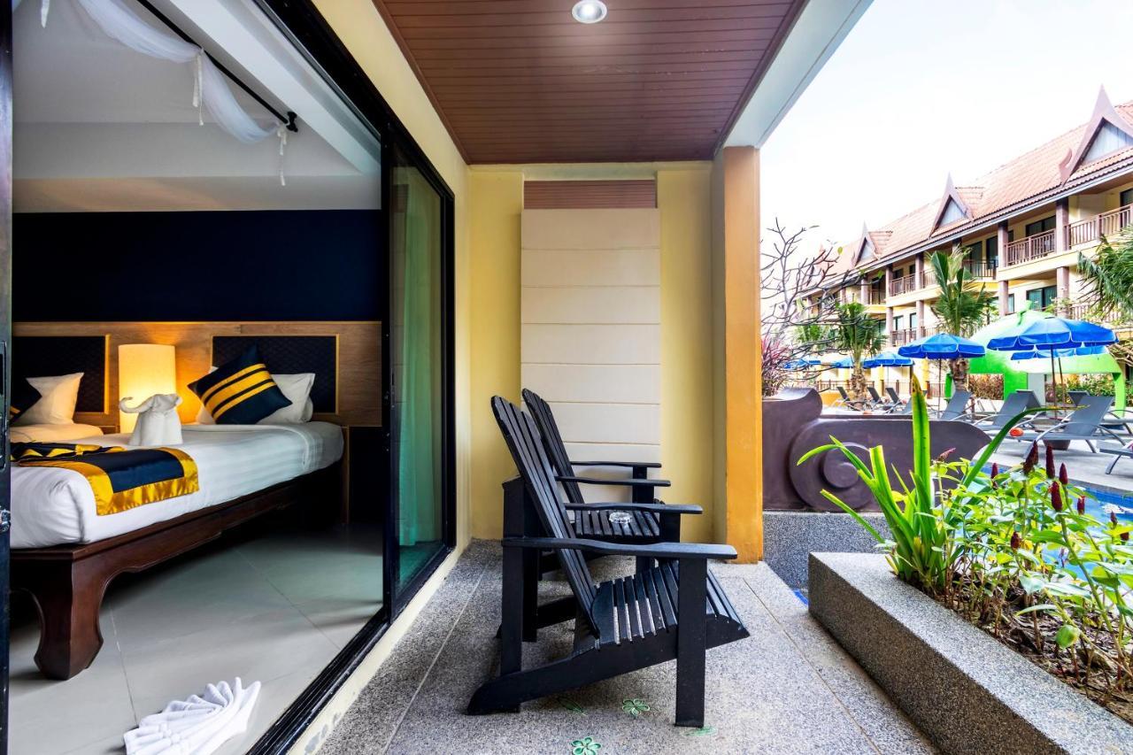 Deluxe Double or Twin Room Pool Access