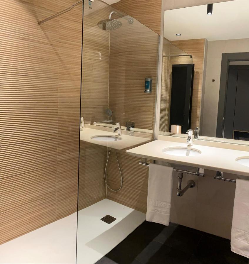 Twin Room with Extra Bed (2 Adults + 1 Child)