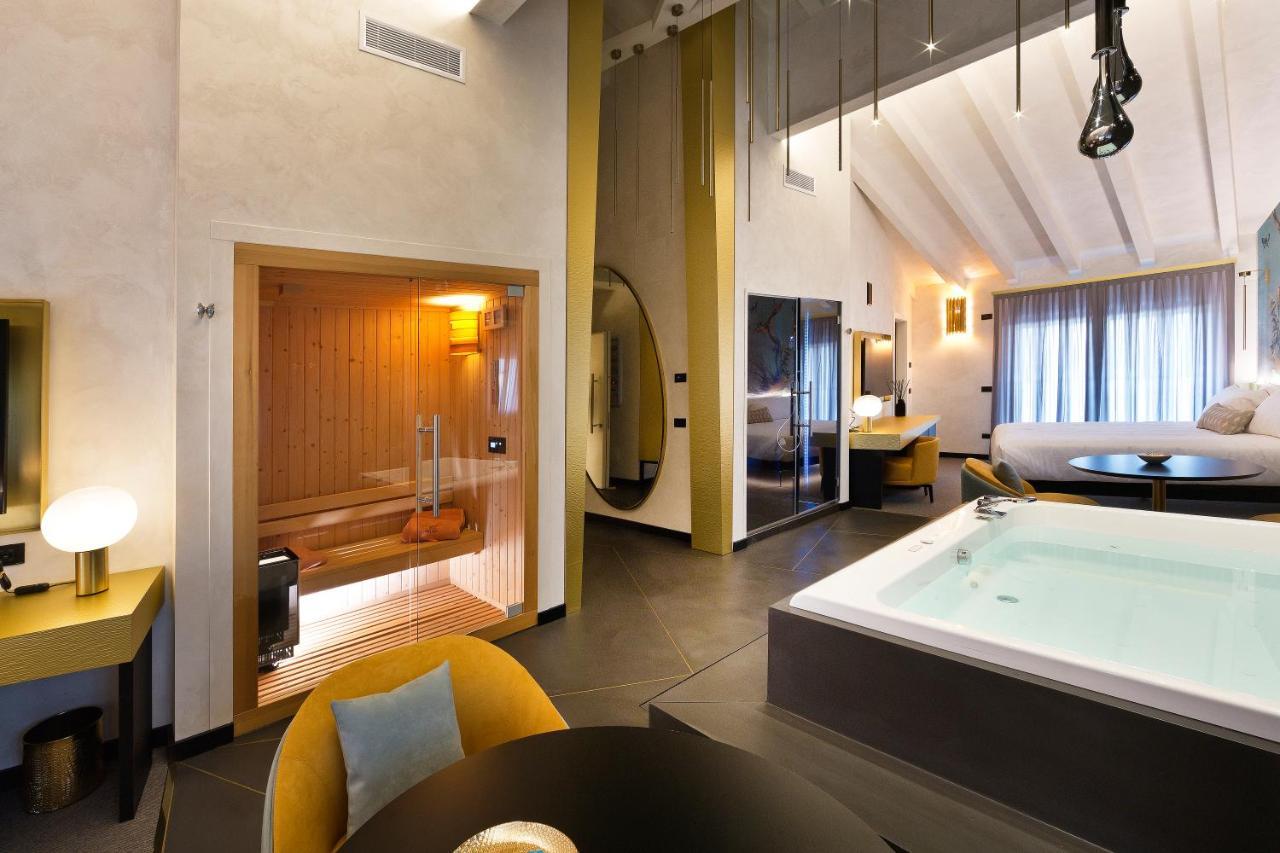 Deluxe Suite,1396572245:JPEG
