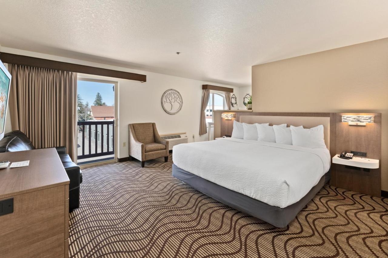 Deluxe Family King Suite Non-Smoking,1396959455:JPEG