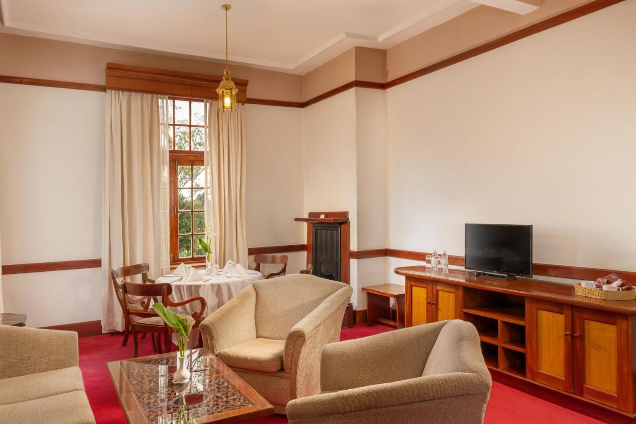 Junior Suite Governor's Wing