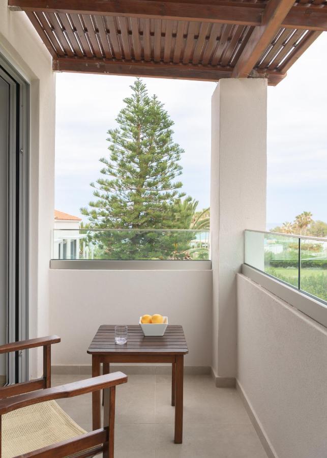 Double or Twin Room Side Sea View